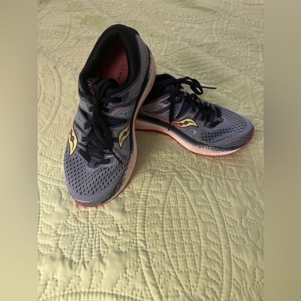 Saucony Women's Triumph ISO 5 Running Shoes Sz 7 blue & pink‎
